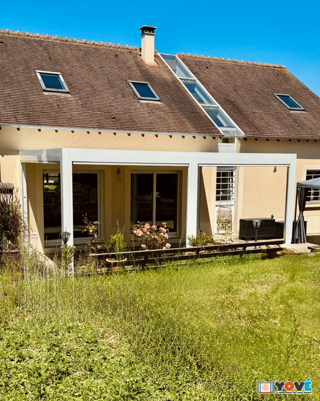 Pergola bioclimatique Open de chez Marquises à Episy