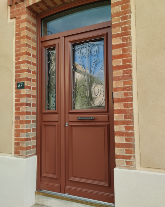 Porte d'entrée Bel'M en bois sur-mesure pour Batiments de France