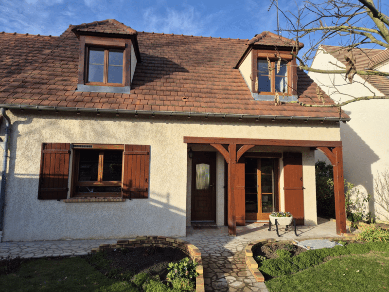 Chantier rénovation complet à La Chapelle-la-Reine avec volets Bubendorff, porte Gypass et fenêtres Oknoplast